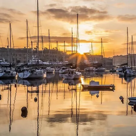 Beautiful 3br Triplex Penthouse With Hot-tub By 360 Estates Lejlighed