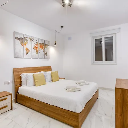 Beautiful 3br Triplex Penthouse With Hot-tub By 360 Estates Lejlighed *