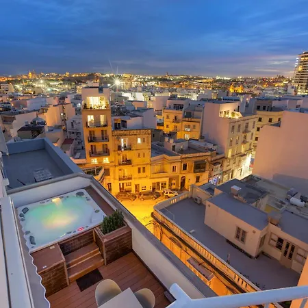 Beautiful 3br Triplex Penthouse With Hot-tub By 360 Estates Lejlighed