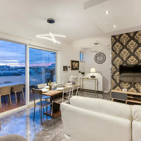 Lejlighed Beautiful 3br Triplex Penthouse With Hot-tub By 360 Estates