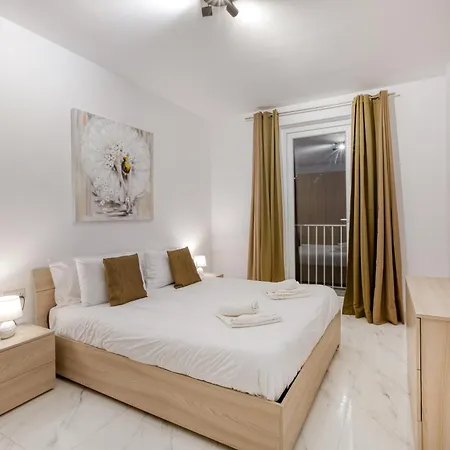 Beautiful 3br Triplex Penthouse With Hot-tub By 360 Estates Apartment Gzira