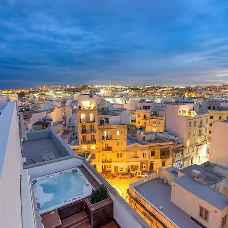 Beautiful 3br Triplex Penthouse With Hot-tub By 360 Estates Gzira