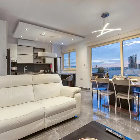 Beautiful 3br Triplex Penthouse With Hot-tub By 360 Estates Apartment Gzira